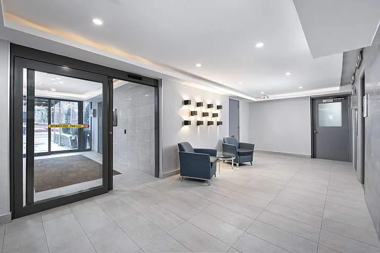70 Spadina Rd — Photo 15