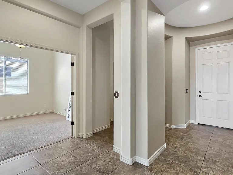 13637 S 175th Dr — Photo 6