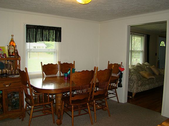 3rd image of 212 Casey Ln