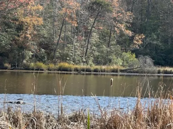 14 Holly Point Dr, Montross, VA 22520