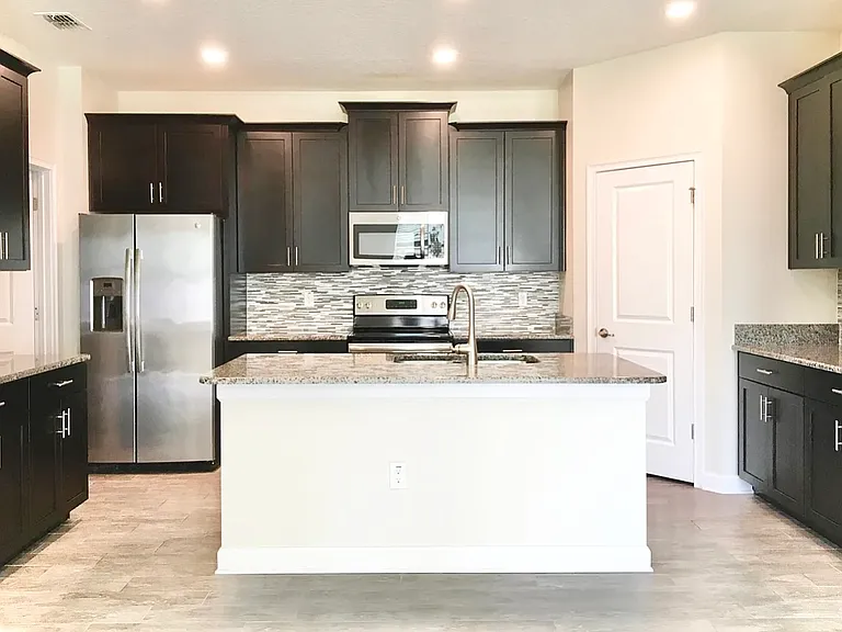 4624 Fairy Tale Cir — Photo 2