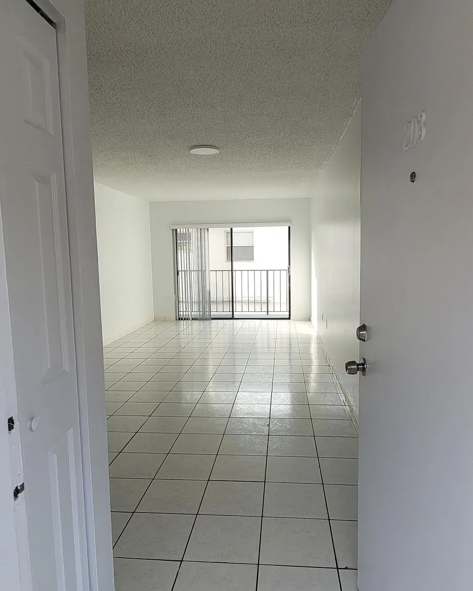 1 bed, 650 sqft, $2,100 — Photo 2