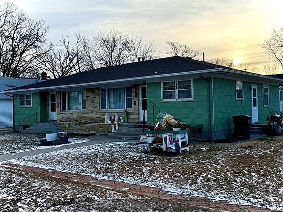 3rd image of 321-323 W 7th St