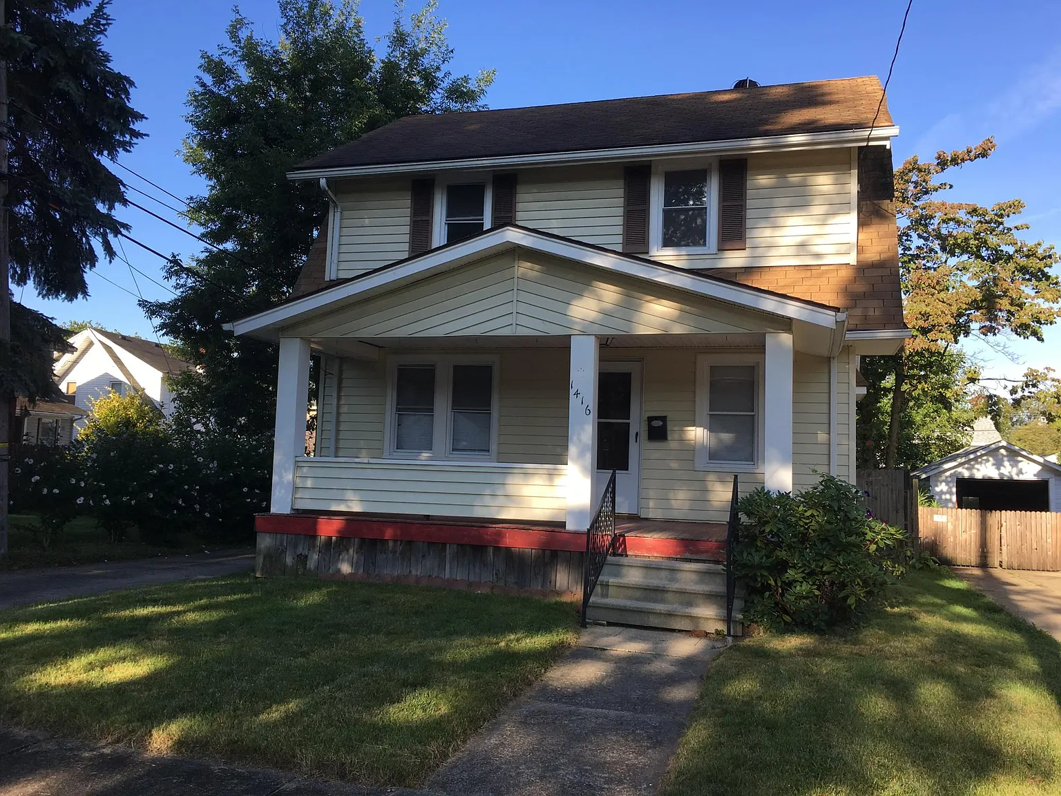 1416 Dietz Ave photo 1