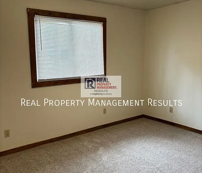 409 S Bosse Ave #B — Photo 9