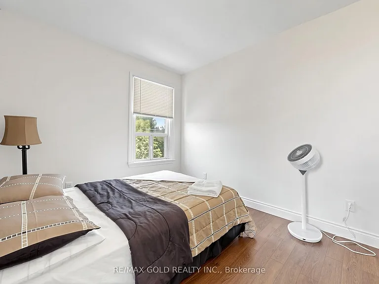 746 King St W — Photo 18