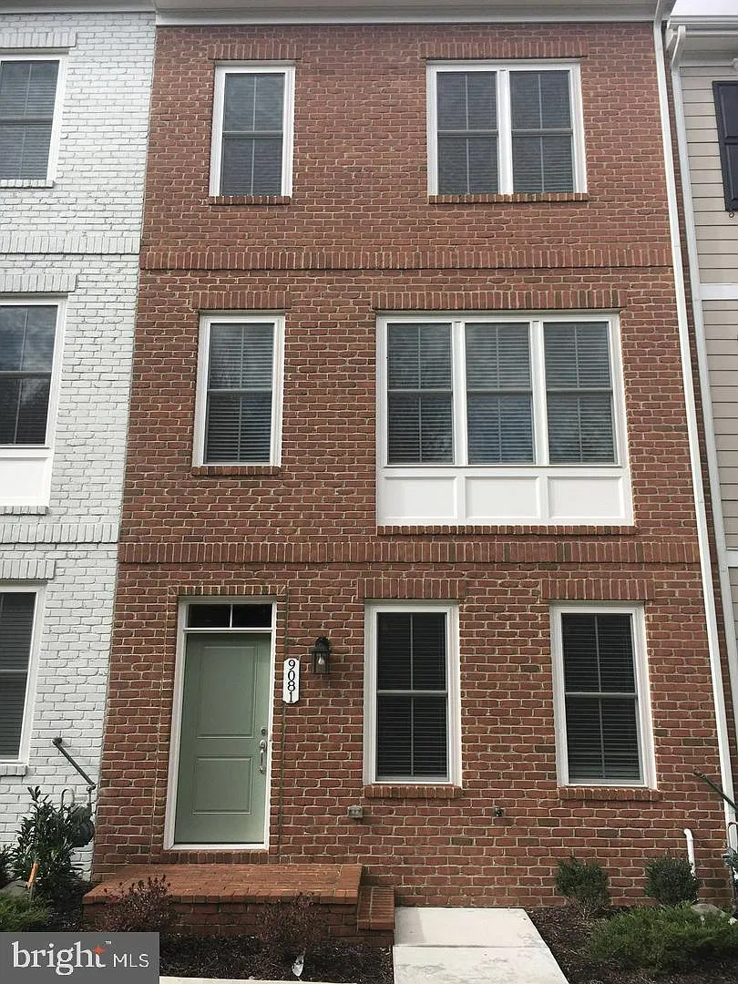 4 bed, 3.5 bath, 2603 sqft, $2,850 — Photo 1