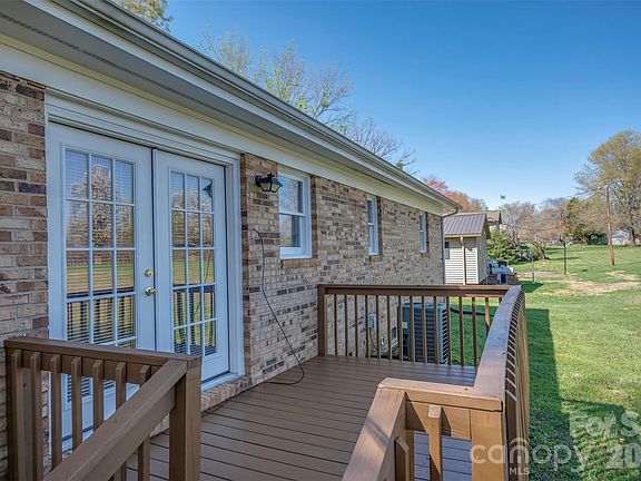 4th image of 273 Trojan Ln