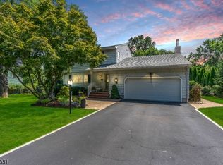 5 Flanders Way, Bridgewater, NJ 08807