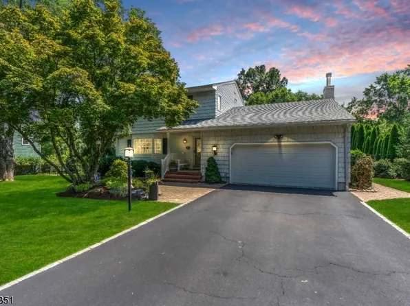 5 Flanders Way, Bridgewater Twp., NJ 08807