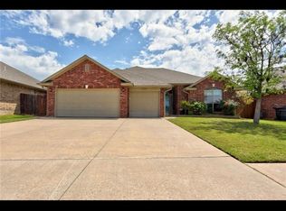 528 Madeline Ln, Moore, OK 73160