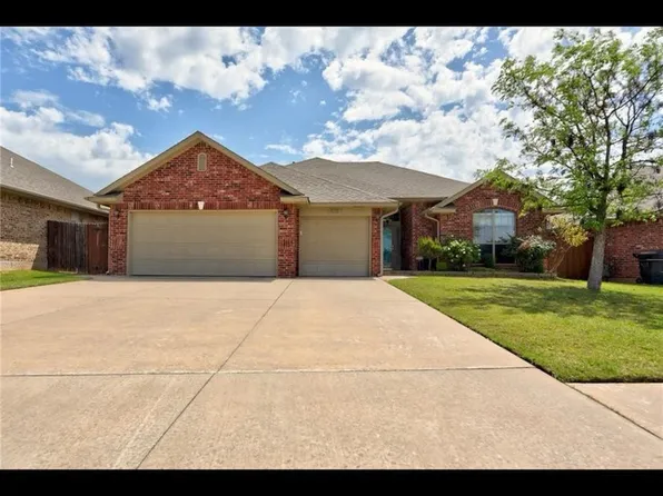 528 Madeline Ln, Moore, OK 73160