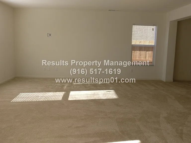 4329 Gentry Way — Photo 6