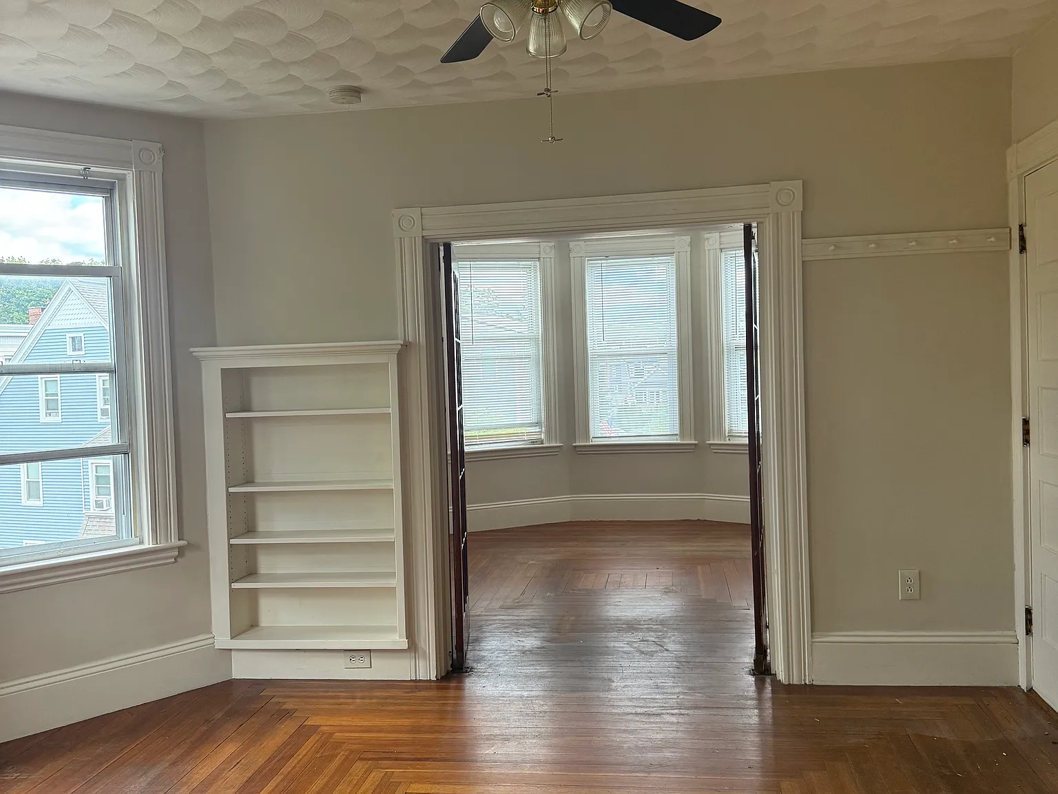 1 bed, 700 sqft, $2,100 — Photo 3