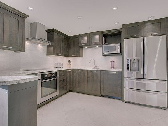 5th image of 1625 Hornby St #203