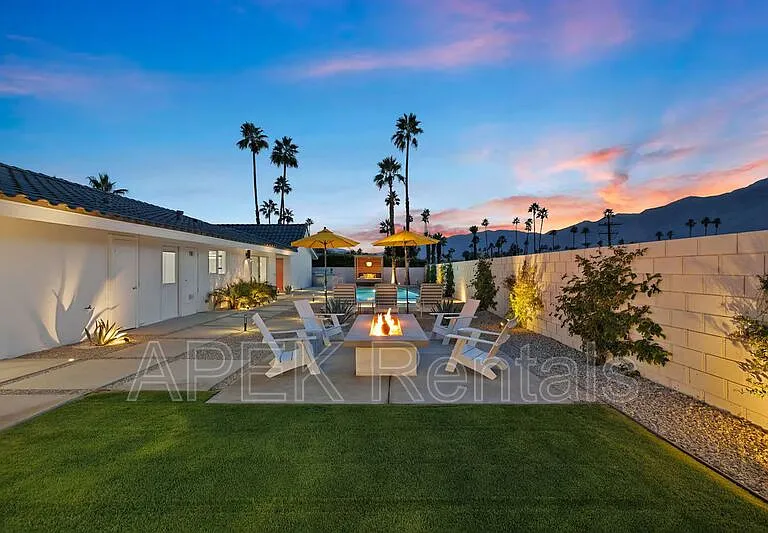 945 N Buttonwillow Cir — Photo 21