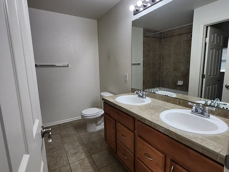 17170 Waterhouse Cir #B — Photo 23