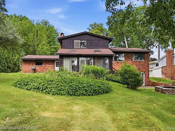 3rd image of 903 Beachway Dr