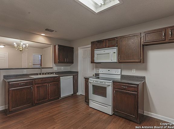5th image of 5850 Les Harrison Dr
