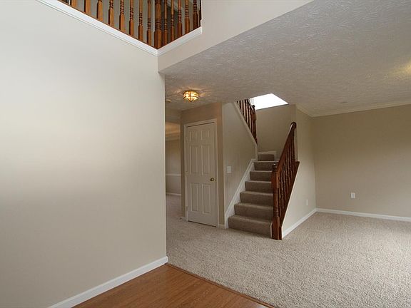 4th image of 2544 Hillsdale Dr