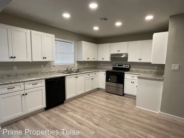 8819 E 62nd St S, Tulsa, OK 74133