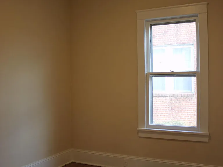 908 Oak St — Photo 13