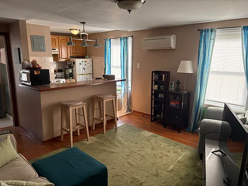 2224 Green St Photo 1