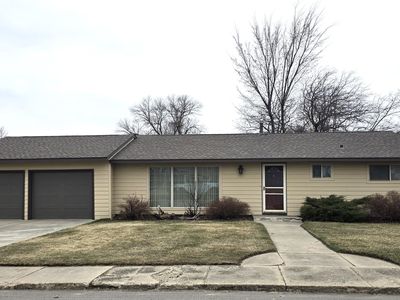 725 8th St NE, Watertown, SD, 57201