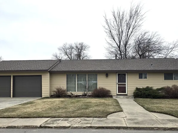 725 8th St NE, Watertown, SD 57201