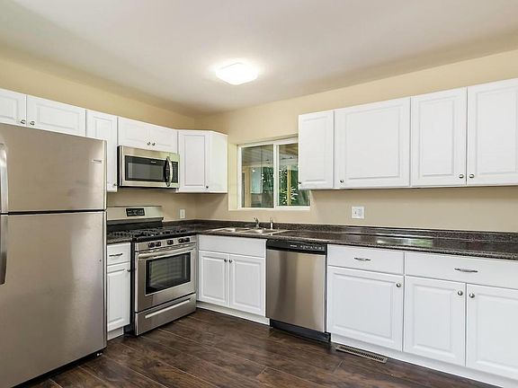 4th image of 4755 E Livingston Ave