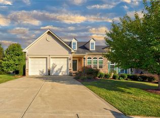 401 Jonquil Ln, Bridgeville, PA