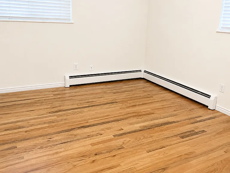 Bright & Spacious 2-Bedroom Residence Across from Berkeley Park — Photo 8