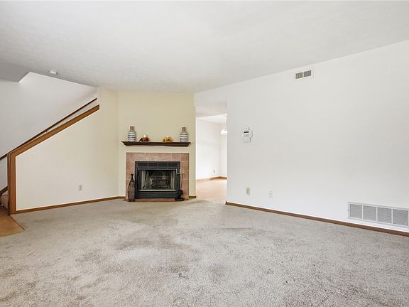 3rd image of 5701 Leyden Ln