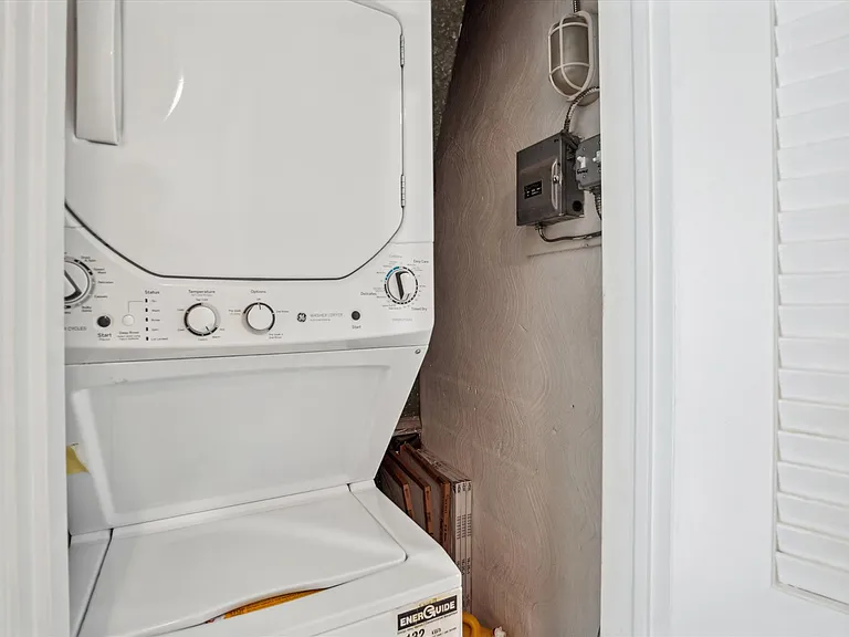 2431 I St NW #B — Photo 17
