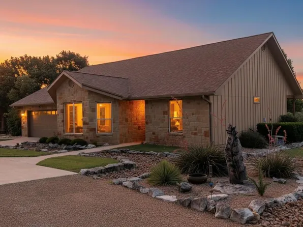 7926 White Oak Rd, Kerrville, TX 78028