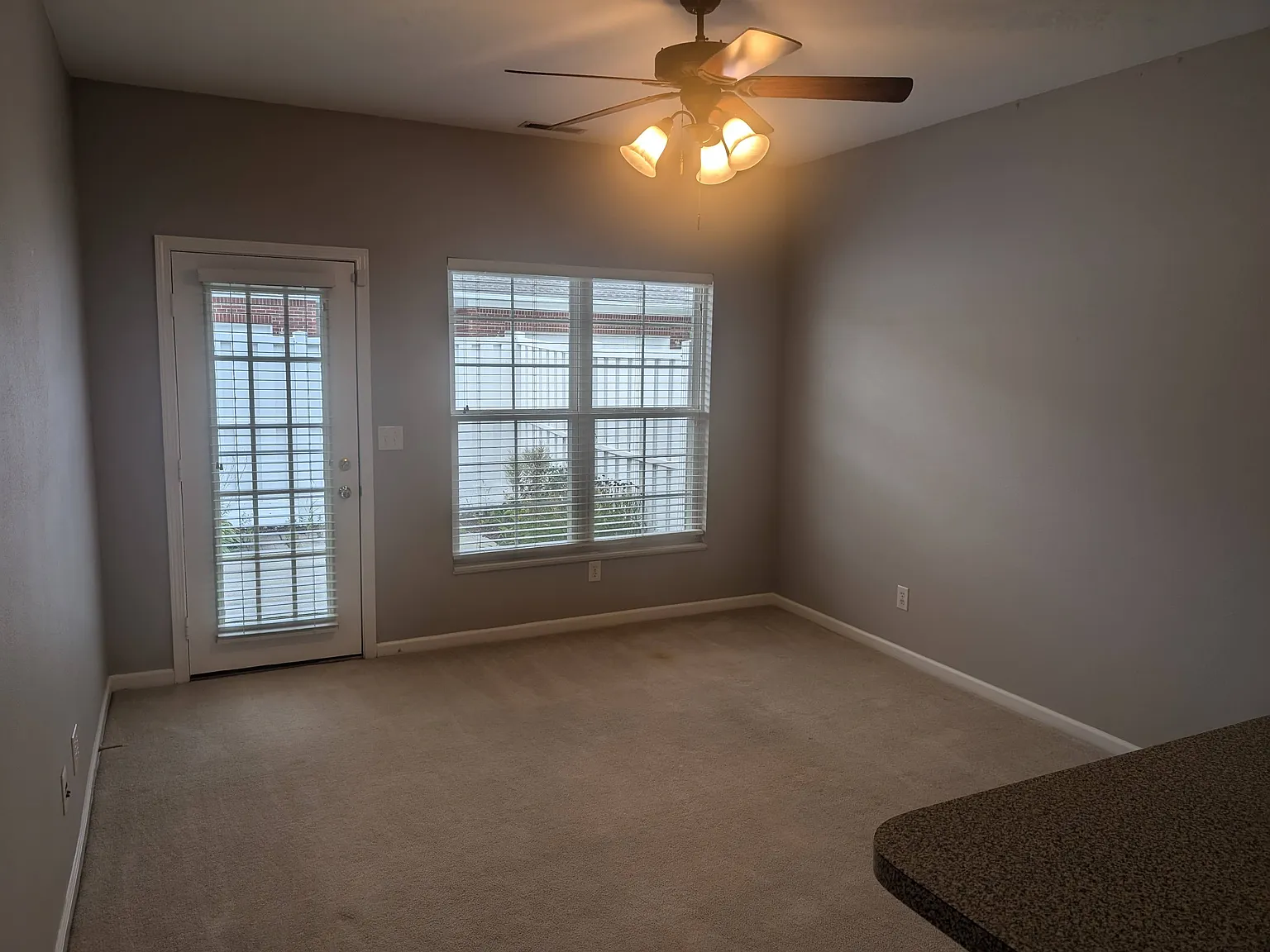 3 bed, 2.5 bath, 1875 sqft, $2,300 — Photo 4