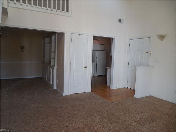 3rd image of 2204 Lesner Cres APT 303