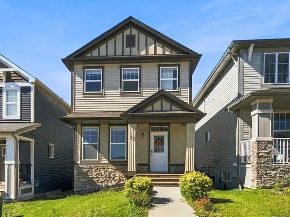 35 E Heritage Rise, Cochrane, AB T4C 2R5