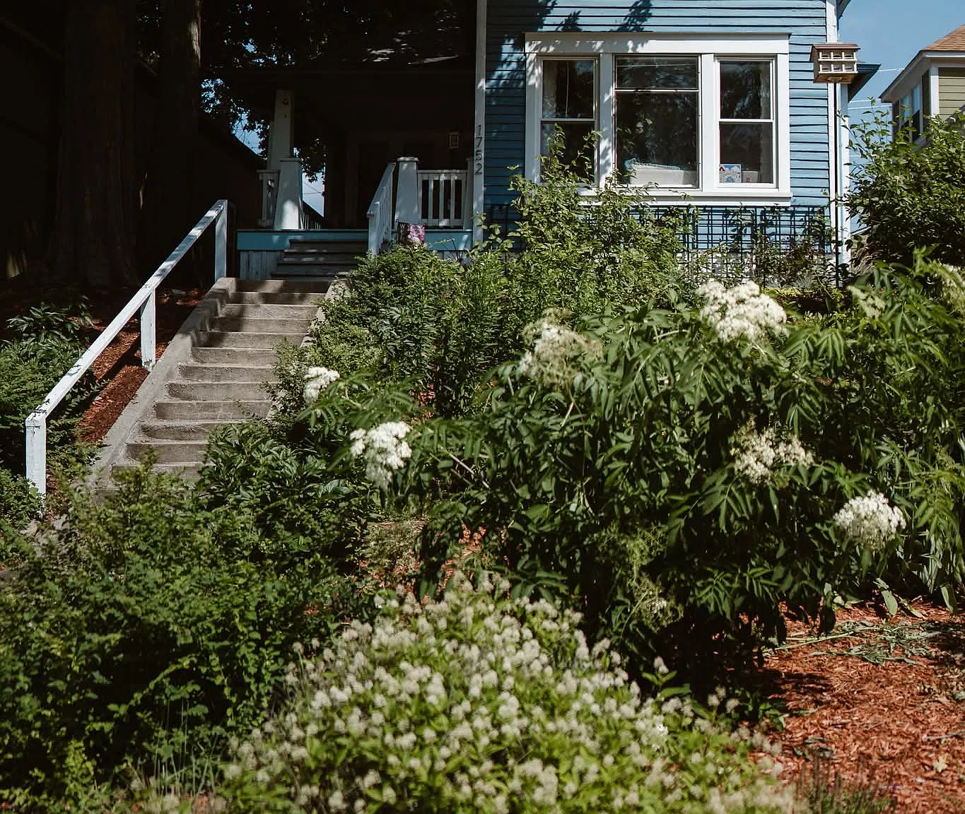 2 bed, 1921 sqft, $1,100 — Photo 1