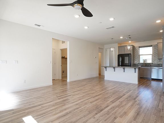 5th image of 2925 Honey Opal Ave