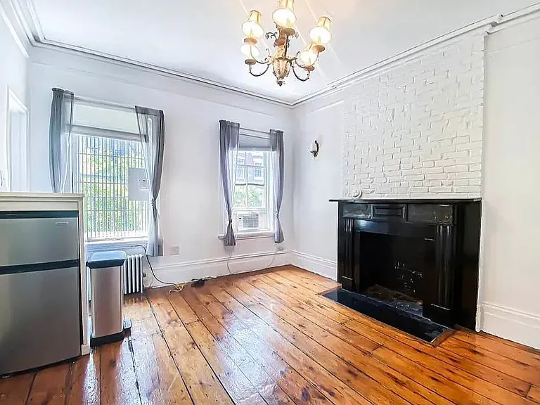 5 Gay St #4 — Photo 1