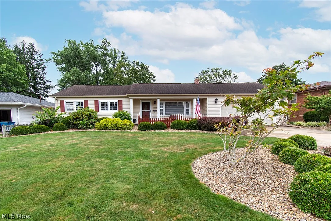 1505 Rose Hedge Dr photo 1