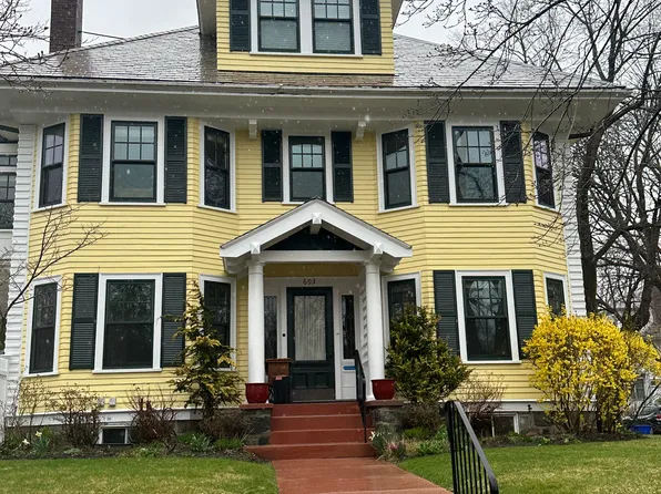 693 Commonwealth Ave #1, Newton, MA 02459