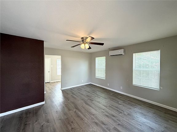 5th image of 1109 Manchester Ave