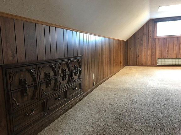 3rd image of 15625 Delaware Ave Floor 3