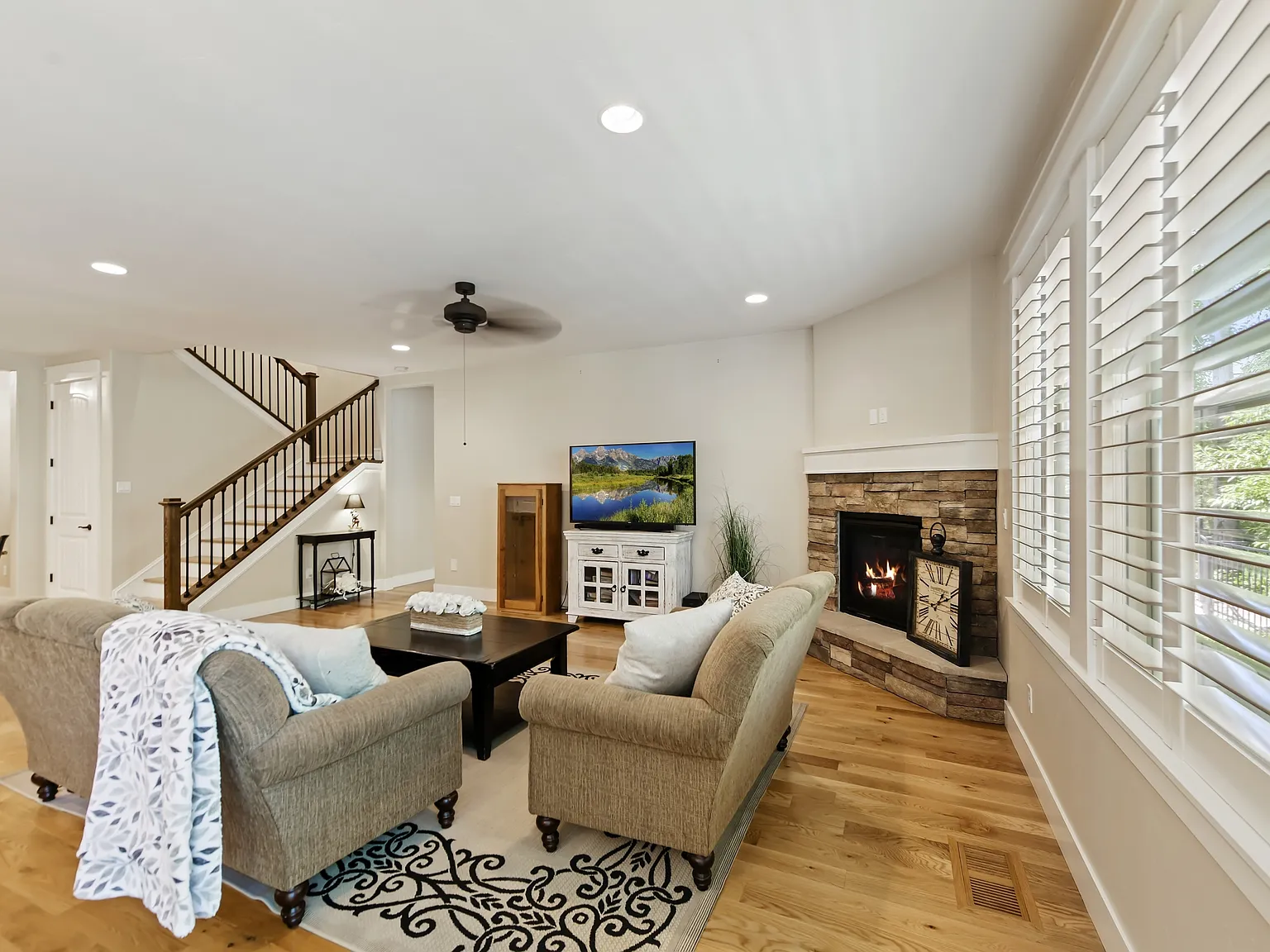 Grove Creek Lane - 296 — Photo 3