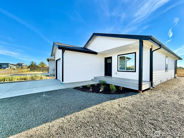 1401 Diamond Head Avenue SW, Ocean Shores, WA 98569