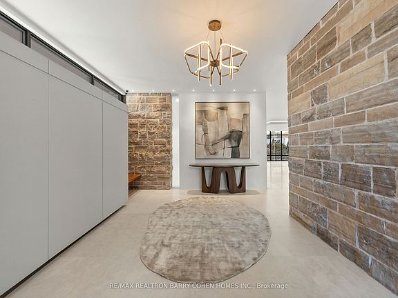 2nd image of 103 Old Colony Rd