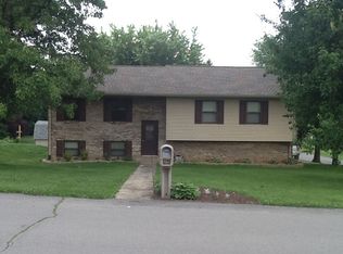 737 Nally Dr, Morganfield, KY 42437
