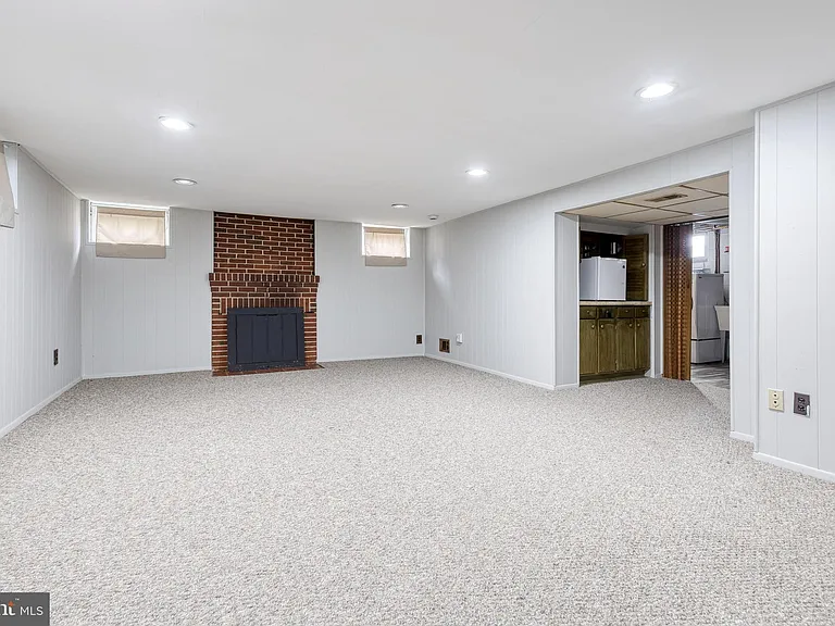 1517 Dellsway Rd — Photo 23